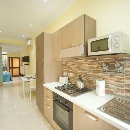 Sliema duplex 1 bedroom apartment - Sleeps 4 Buitenkant foto
