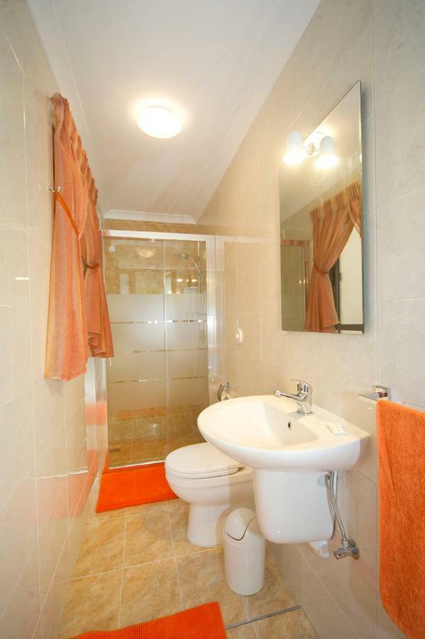 Sliema duplex 1 bedroom apartment - Sleeps 4 Buitenkant foto