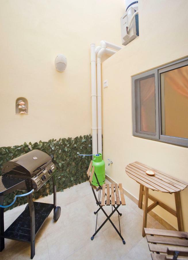 Sliema duplex 1 bedroom apartment - Sleeps 4 Buitenkant foto